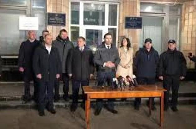 Гончарук дал брифинг после прибытия в Санжары