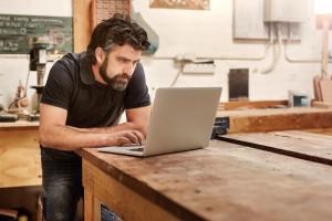 Віддалитися, щоб не 