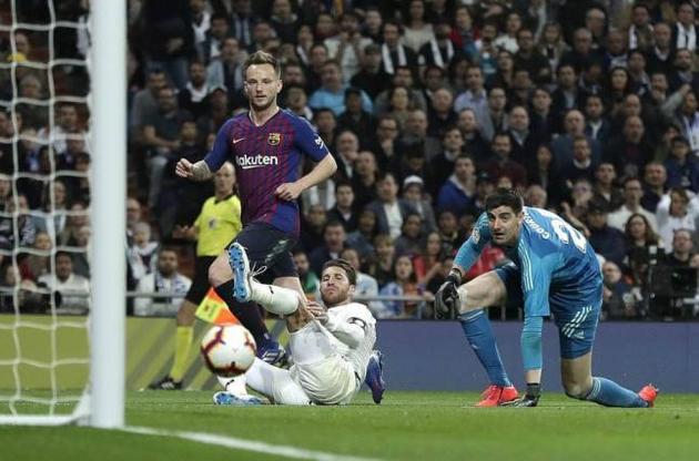 Коли відновиться футбольний сезон в Іспанії поки невідомо