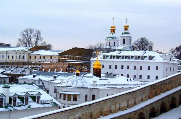 Из 200 человек в Лавре болеют 68