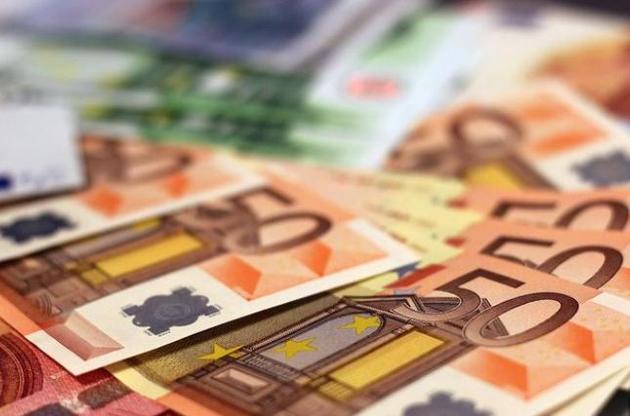 ЄС і Світовий банк також готують стабілізуючі кредити для економіки