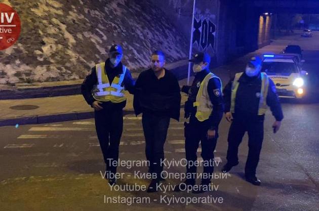 Слончака отправили под ночной домашний арест