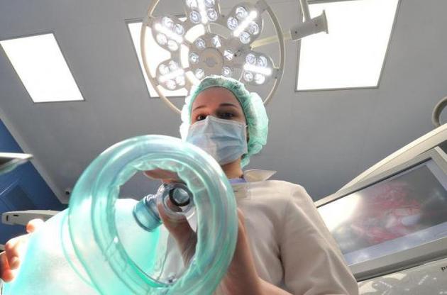 Найчастіше від наслідків коронавірусу помирають чоловіки у віці старше 65 років