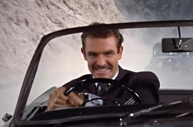 Нейросеть перенесла Берта Рейнольдса в фильм "Доктор Ноу"