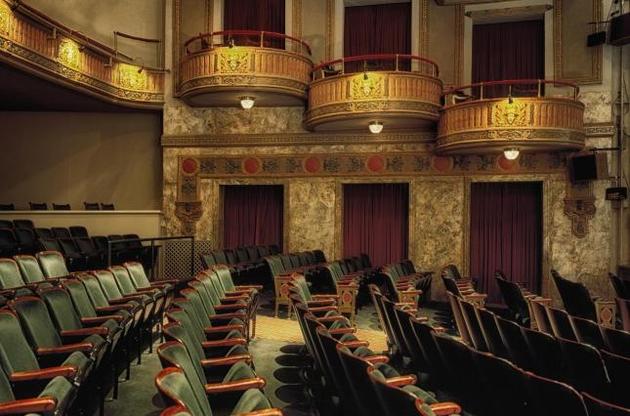 У Мінкульті рекомендували залишити за працівниками не менше двох третин окладу