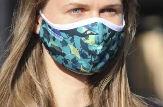 Дайвери виготовляють захисні маски з пластику, який забруднює океан