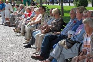 Украина в 2010 году начнет повышение пенсионного возраста для женщин