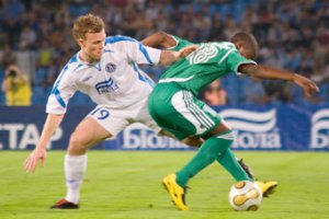 Лига Европы: «Днепр» неожиданно уступает «Леху», «Металлист» обыграл киприотов