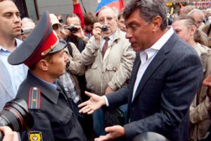 Московская милиция снова задержала Бориса Немцова