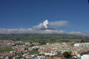 Колумбия объявила высшую степень тревоги в ожидании извержения вулкана