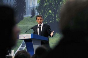 Саркози: Франция продолжит высылку цыган-нелегалов