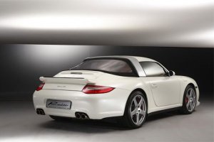 Ателье RUF сделало из спорткара Porsche 911 «таргу»