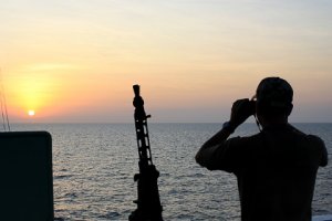 Сомалийские пираты захватили судно, на борту которого находится более 40 человек