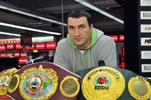 Владимир Кличко в 2011 году встретится с Чисорой и Адамеком
