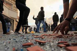 Армія патрулює столицю Тунісу, намагаючись припинити безладдя