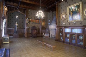 Янукович присвоил музею Ханенко статус национального