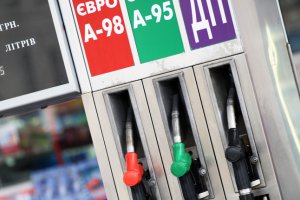 У Німеччині супермаркети-дискаунтери будуть боротись зі зростанням цін на бензин