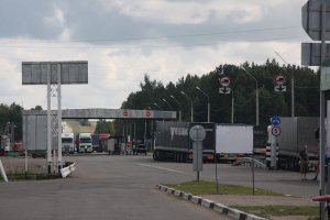Россия и Беларусь больше не досматривают машины на границе