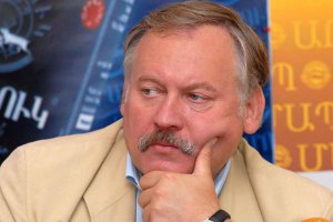 Затулина и Корнилова в Харькове встретили плакатами «Украинофобов прочь от границ Украины!»