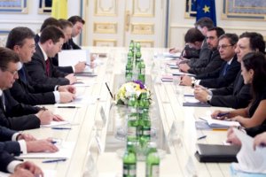 Янукович подтвердил, что управится с соглашением об ассоциации с ЕС до декабря