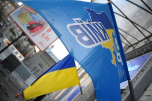 Рейтинг Партии регионов за последние 10 месяцев упал вдвое