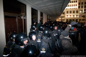 Белорусский милиционер подтвердил в суде, что 19 декабря ему приказали только фиксировать, но не останавливать правонарушения