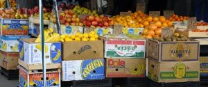 Українські покупці переходять з ринків на магазини та супермаркети