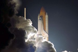 Американський шаттл здійснив останню в історії посадку