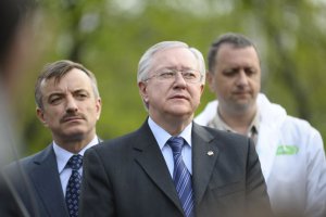 Якщо Тарасюк не помиляється, Європарламент питання щодо України не переносив