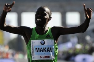 Кениец Макау побил мировой рекорд на марафонской дистанции (видео)