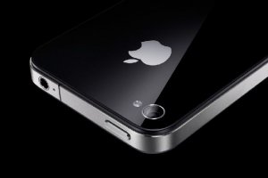 В первый день продаж iPhone 4S акции Apple поднялись до рекордного уровня