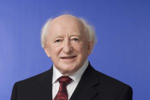 На президентських виборах в Ірландії переміг 70-річний поет