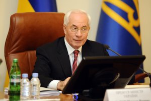 Азаров предложил усилить ответственность за проституцию