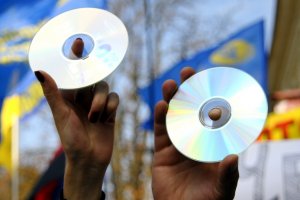 Звукозаписывающие компании перестанут выпускать диски