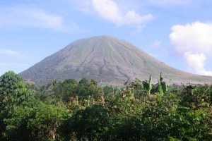 В Індонезії пробудився один з найактивніших вулканів Локо