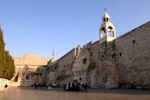 В храме Рождества Христова подрались греческие и армянские священники (видео)