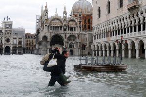 ЮНЕСКО призвало ограничить доступ круизных судов в Венецианскую лагуну