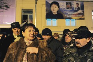 В Южной Осетии омоновцы взяли штурмом штаб Джиоевой