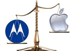 Apple выиграла патентный спор у Motorola