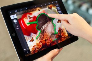 Для iPad выпустили сенсорный Photoshop