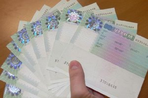 Поляки будут выдавать украинцам шенгенские визы по билетам на футбол