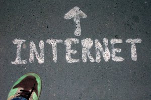 Фільми в інтернеті у 2012 році стануть популярнішими за диски