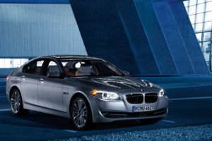 BMW відкликає понад мільйон машин через дефект акумулятора