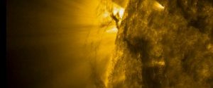 Астрономи зняли на камеру гігантські сонячні торнадо (відео)
