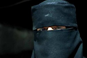 За год во Франции оштрафовали около 300 мусульманок за ношение паранджи