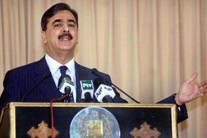 Суд признал премьера Пакистана виновным, но наказания не назначил