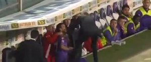 Тренер італійської «Фіорентини» під час матчу побив свого підопічного (ВІДЕО)