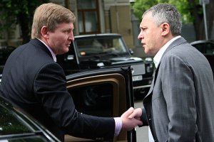 Треть болельщиков подозревают Ахметова в давлении на футбольных арбитров