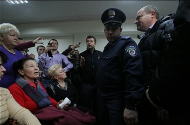 Члени окружної комісії Пилипишина-Левченка поскаржилися, що «свободівці» погрожували їм розправою