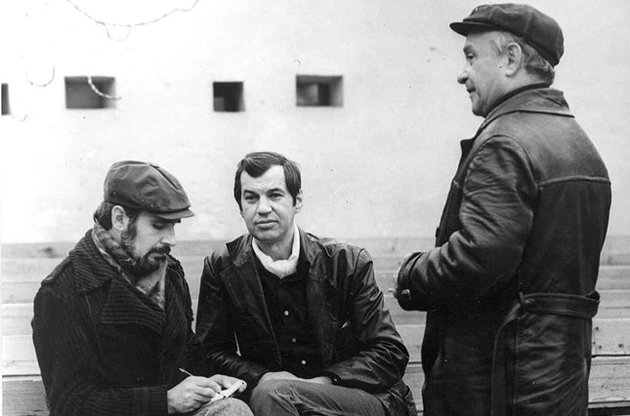 Беседа с Георгием Бурковым и Роланом Быковым.
Одесская киностудия. 1976 год (из архива В.Дружбинского)